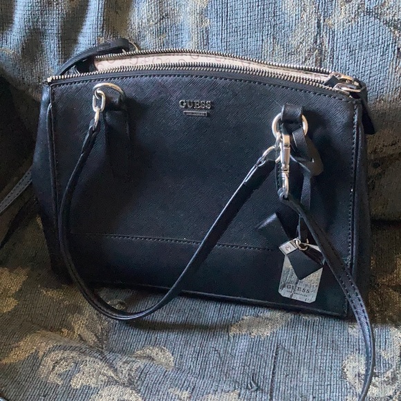 Guess Handbags - Guess Purse, gently used.. great condition
